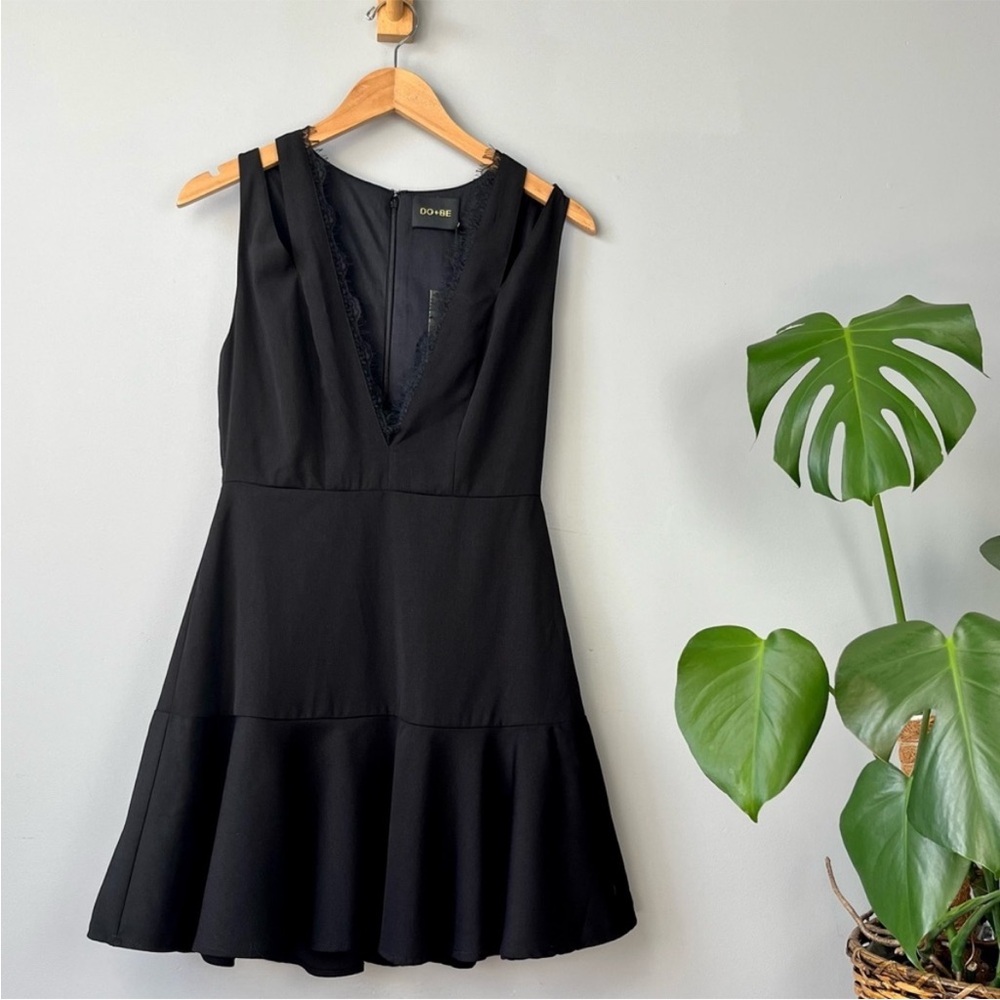 NWT | DO+BE Black Sleeveless V-Neck Mini Dress - Picture 4 of 6